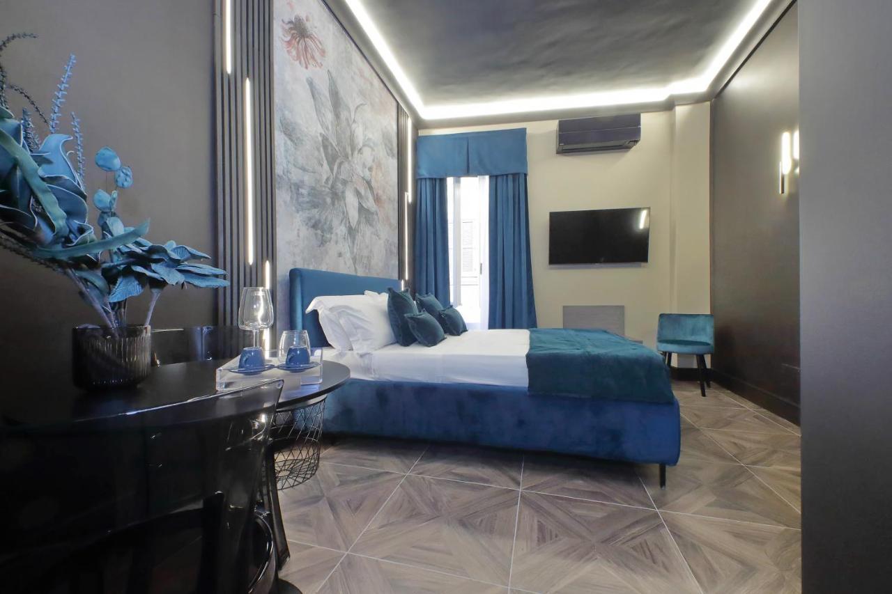 Ych-Butterfly Flat Close Trevi Fountain Rome Exterior photo
